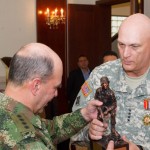 General Raymond T. Odierno (R)  and now-retired General Sergio Mantilla (Photo: US Army)